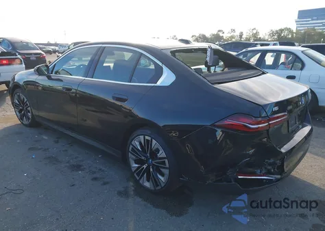 2025 BMW I5 Edrive40 z USA, uszkodzony, nr VIN WBY33FK08SCU83757